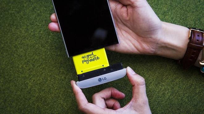 LG G5's removable battery